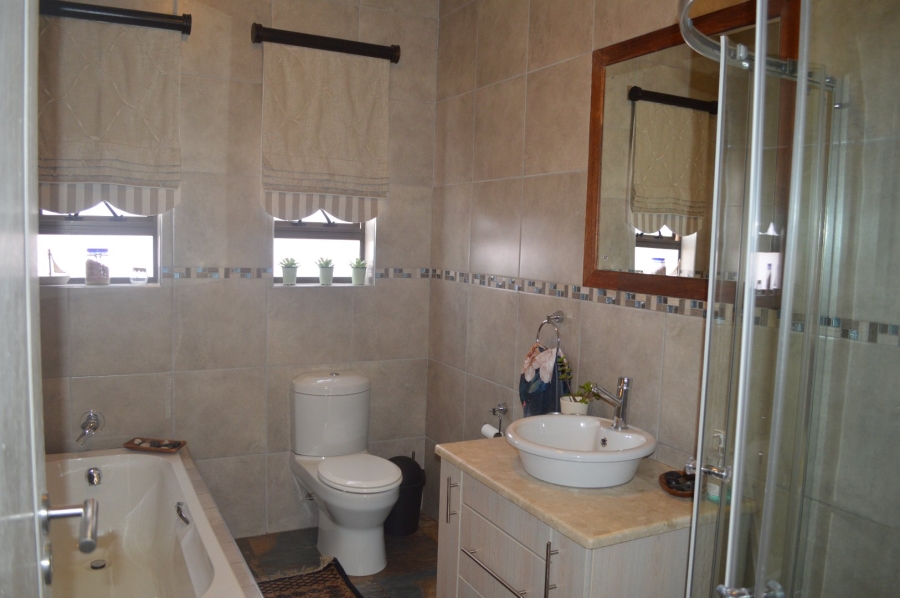 4 Bedroom Property for Sale in Wilkoppies North West
